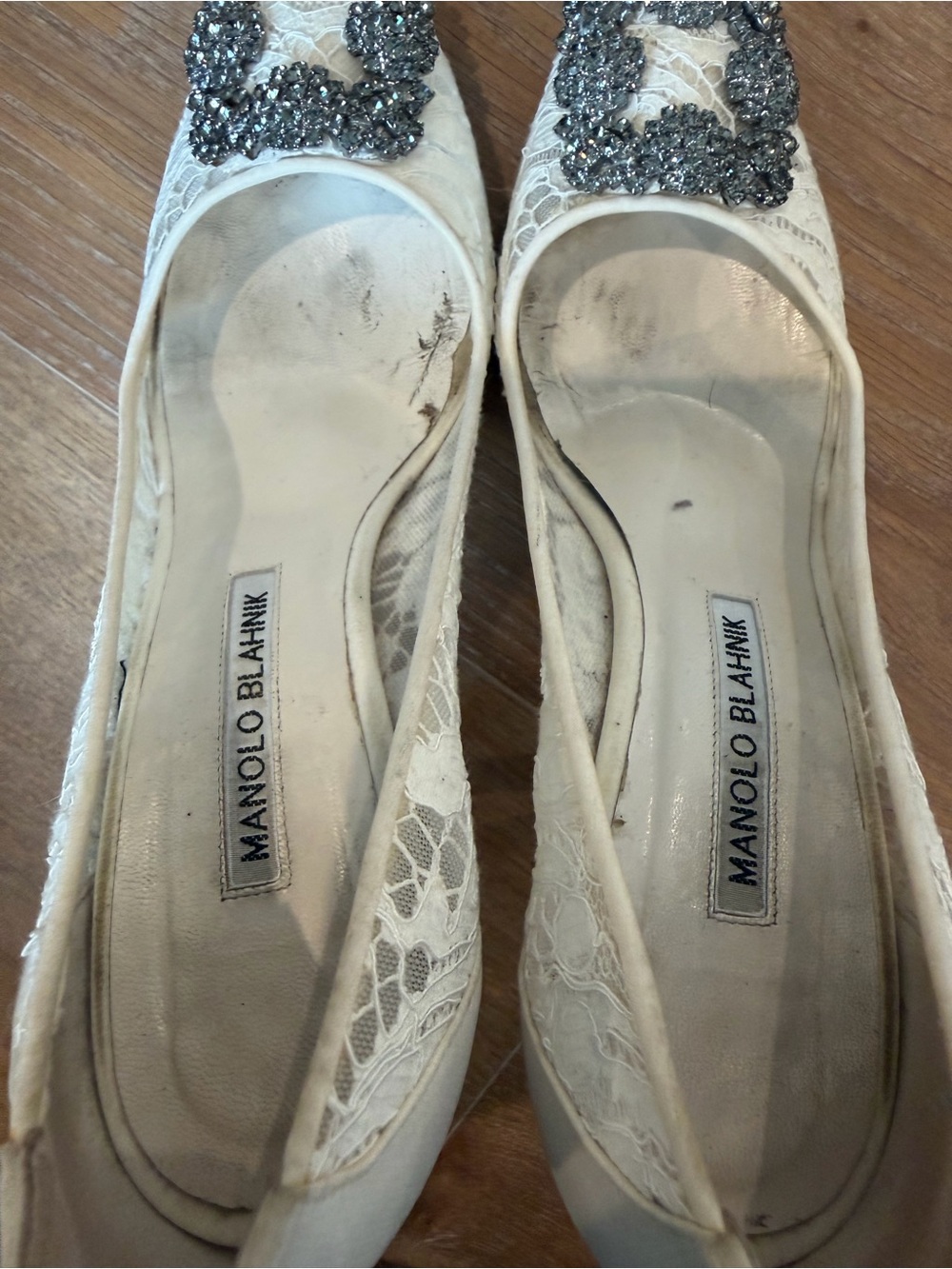 Women's Ivory Lace Embellished Pointed-Toe Pump - Picture 13 of 14